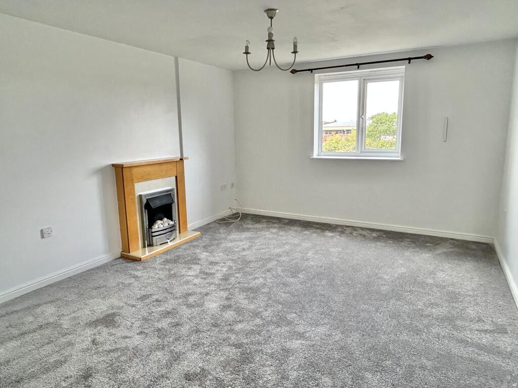 Apartment in Exeter, Devon - View 2