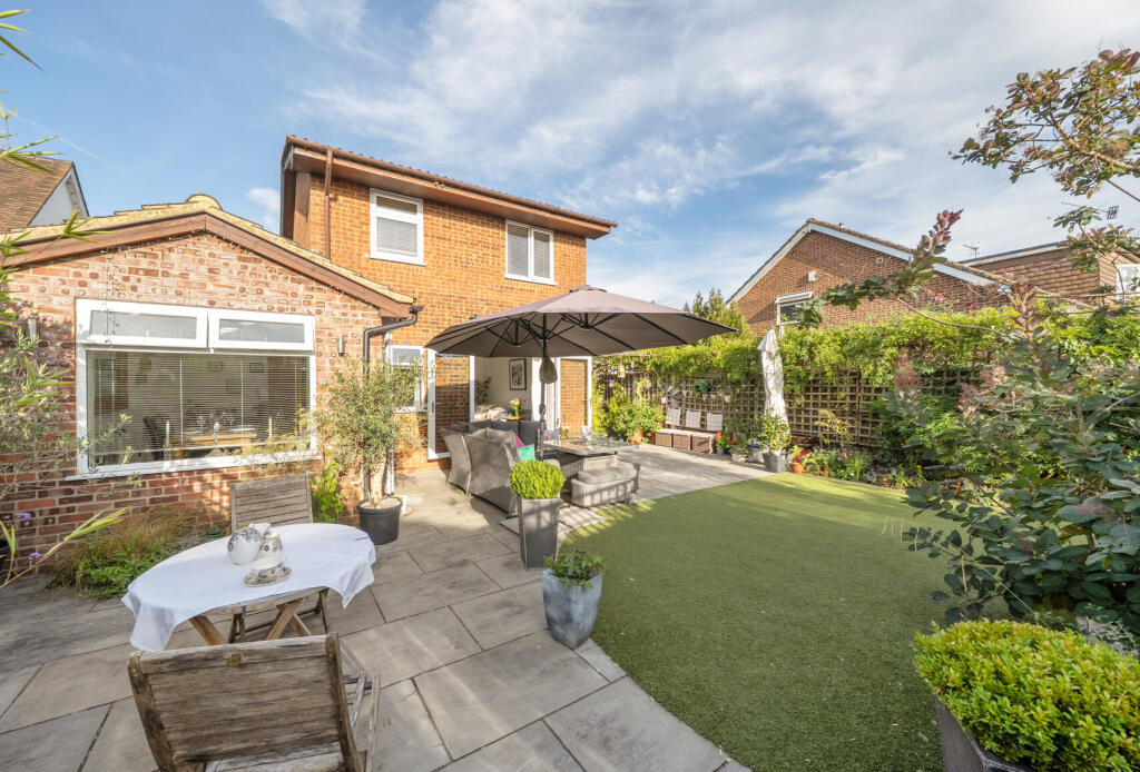 Main image of property: Reigate Road, Hookwood, Horley, Surrey, RH6
