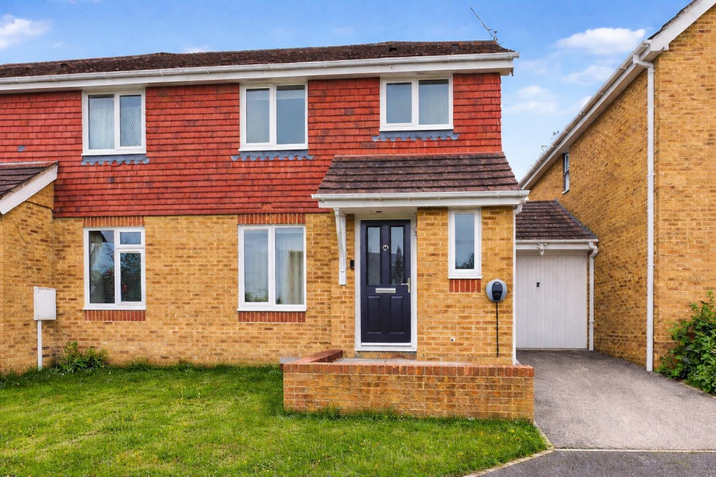 Main image of property: Boleyn Close, Maidenbower