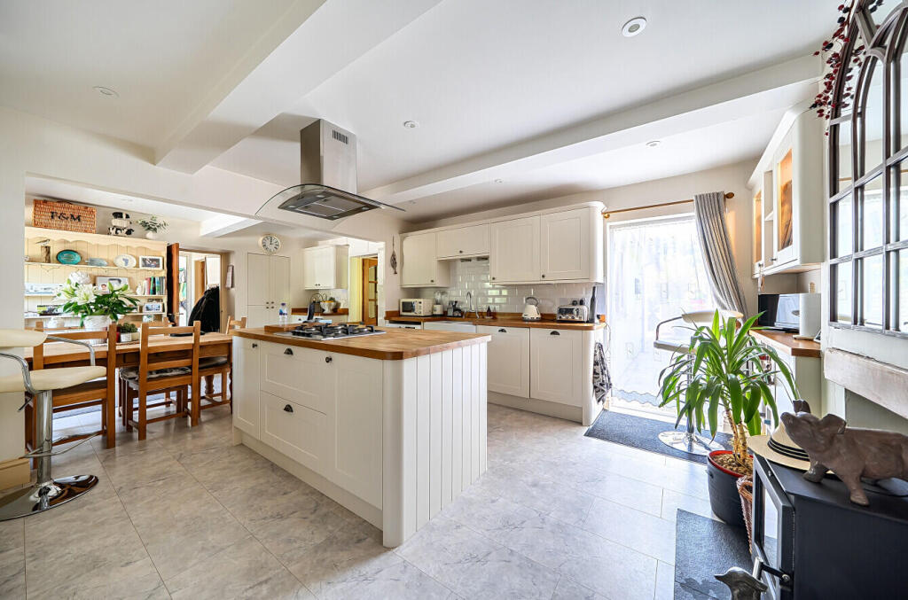 Minehead Road, Bishops Lydeard, Taunton photo 3