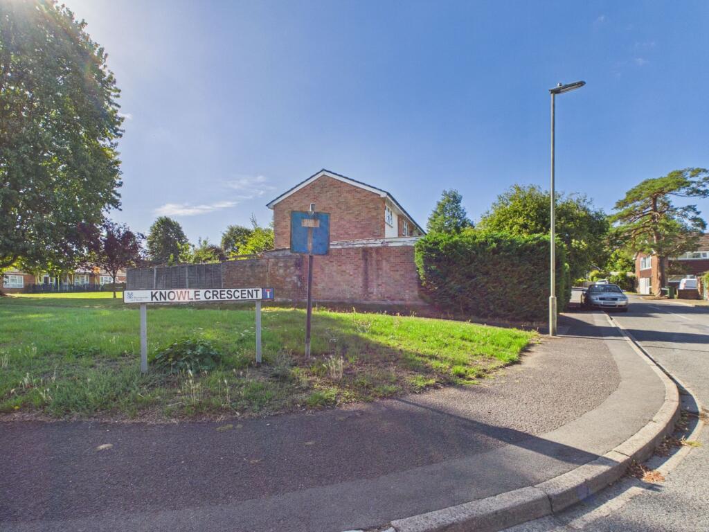 House in Basingstoke and Deane, Kingsclere - More