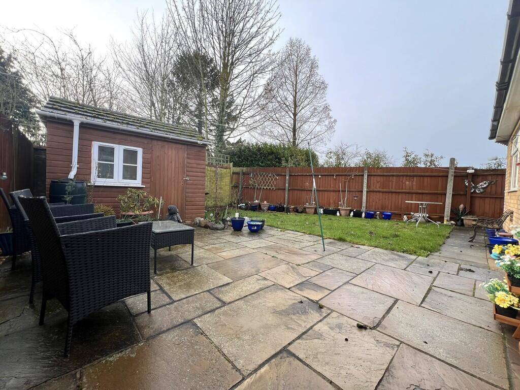 Horsegate Gardens, Chatteris, Cambs., PE16 6NH photo 2