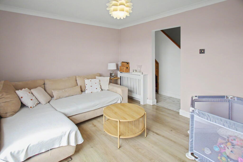 House in Abertridwr, Caledfryn, Penyrheol Trecenydd & Energlyn - View 4