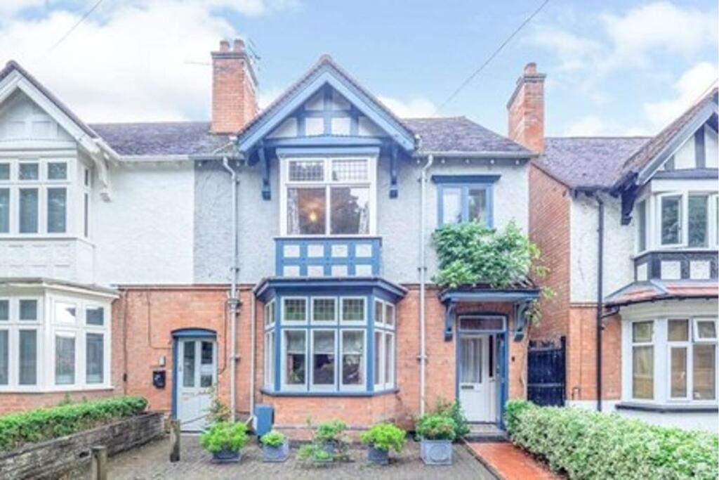 Main image of property: Grove Road, Stratford-upon-avon, CV37