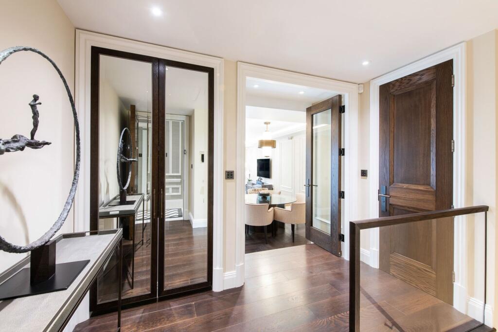 Apartment in London, South Kensington - View 4