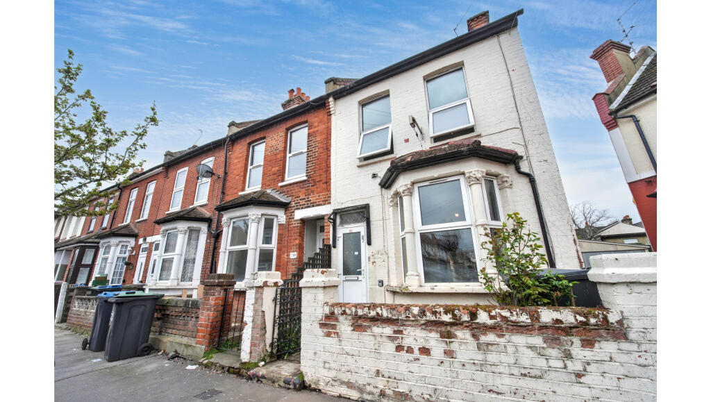 Main image of property: 87 Penshurst Road, Thornton Heath, Greater London, CR7