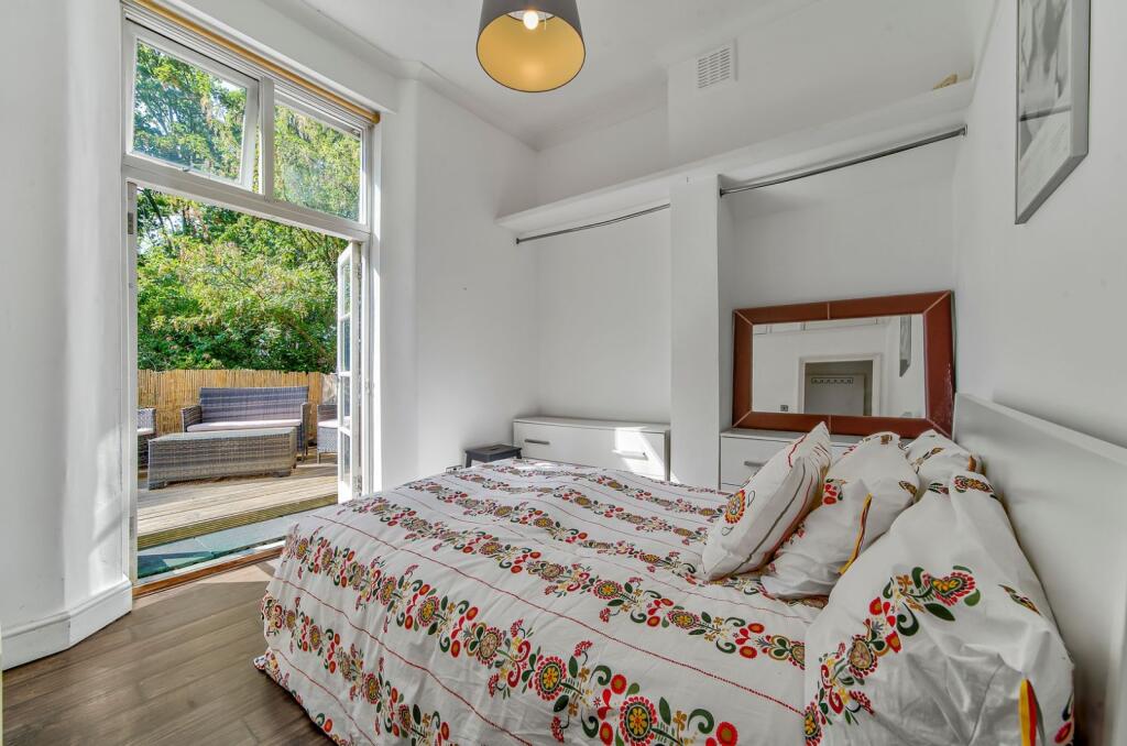 Apartment in London - View 3
