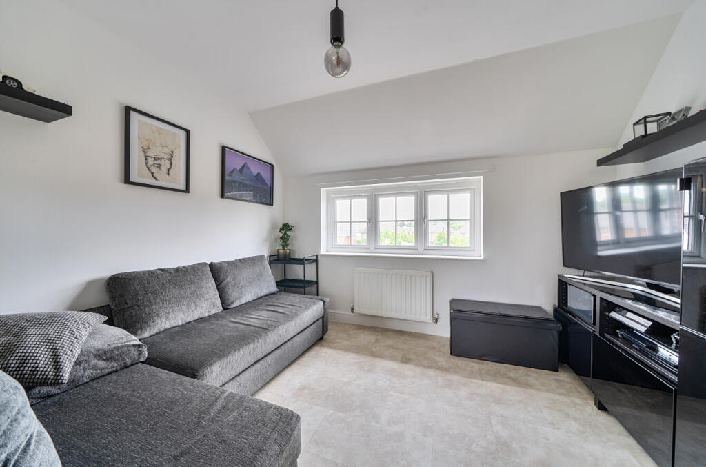 Lancaster Crescent, Hartford, Northwich, CW8 photo 4