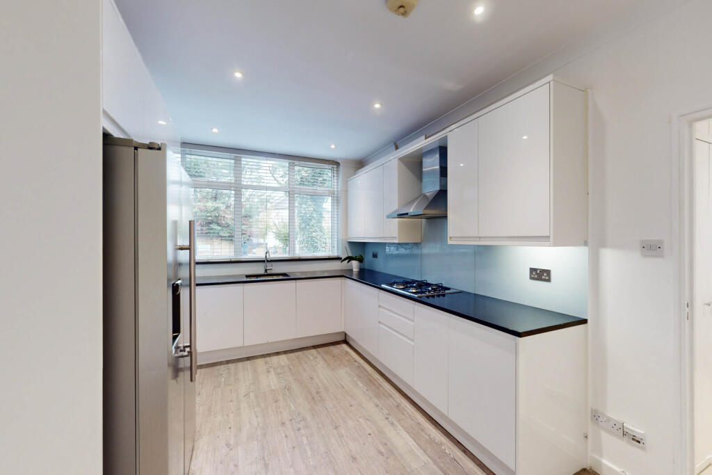 House in London, St. John's Wood - More