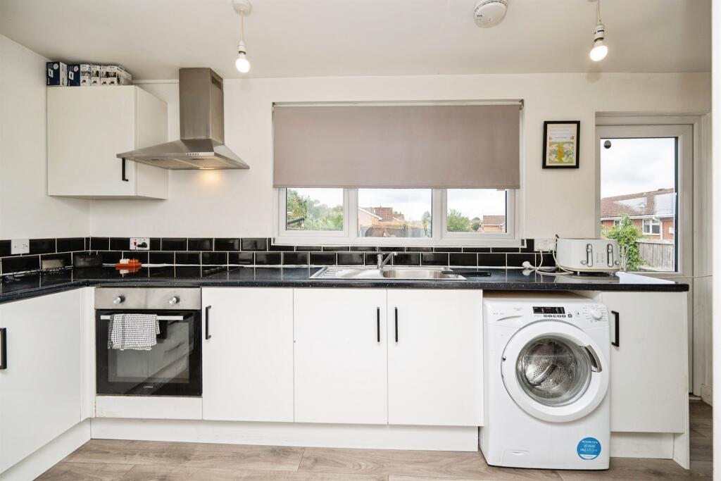 House in Dudley, West Midlands - View 4