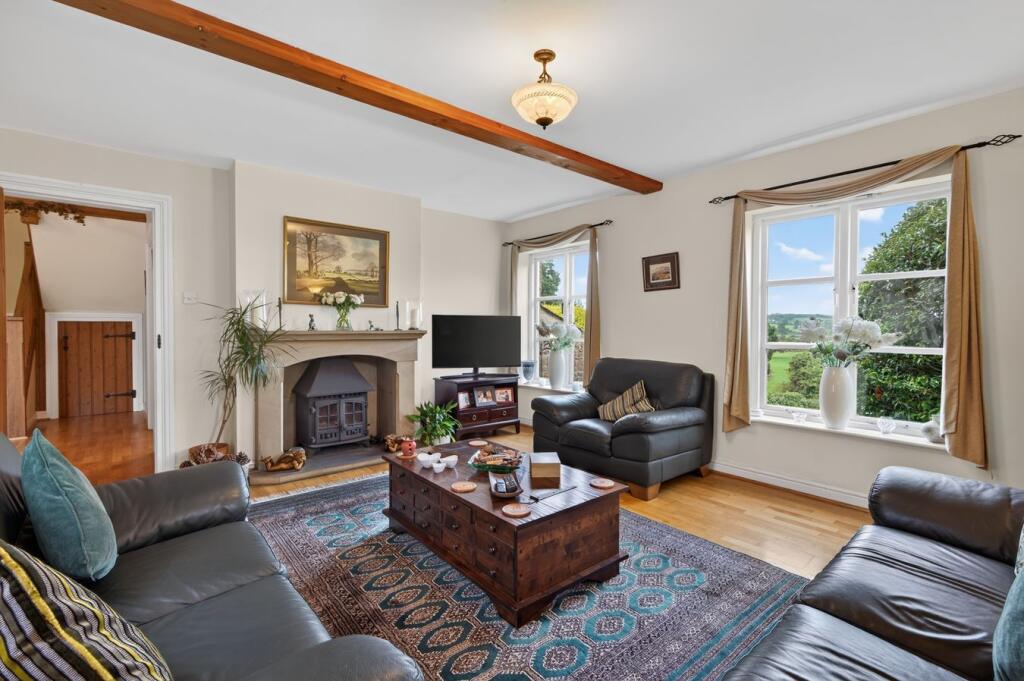 House in Melling - More