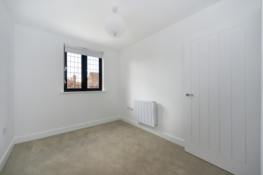 Apartment in Waverley, Cranleigh - More