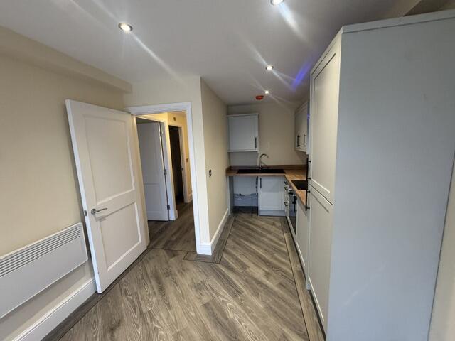 Apartment in Leeds - View 4