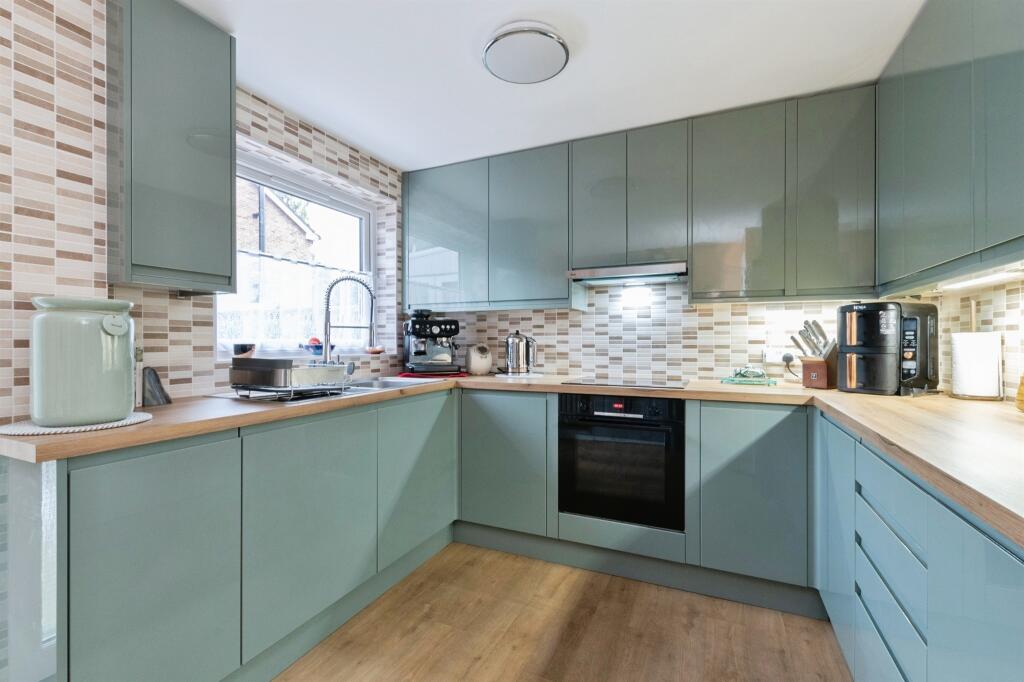 House in Salisbury - View 5