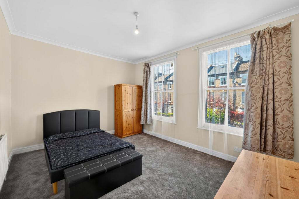 House in London - View 5