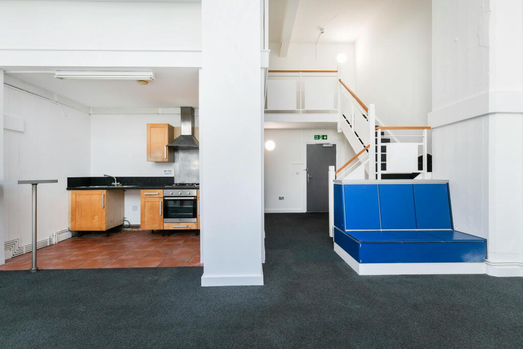 222 Kingsland Road 7.jpg