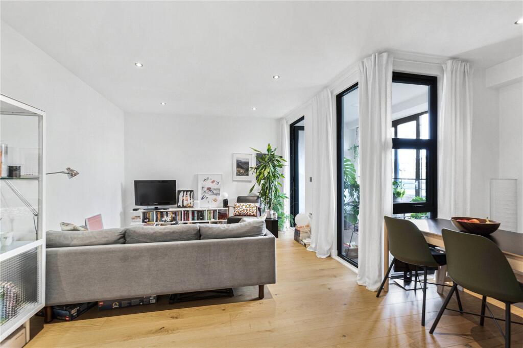 Apartment in London - More