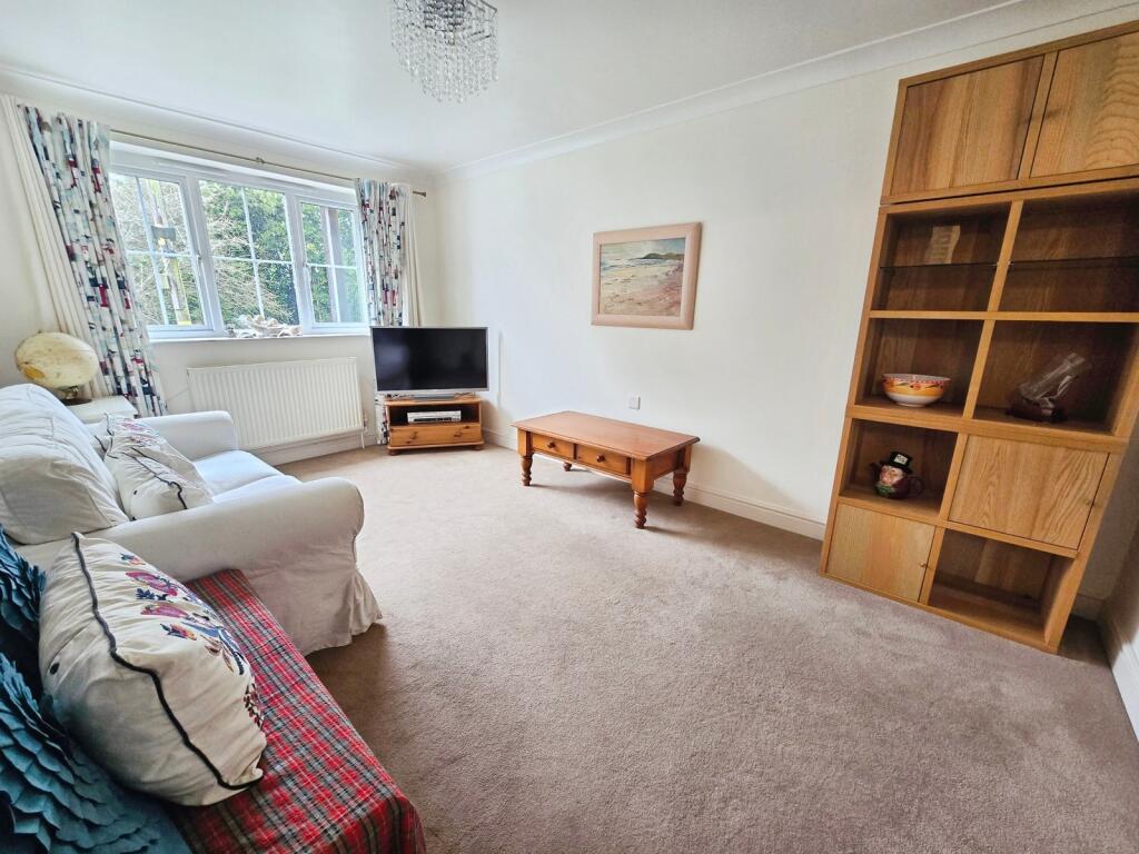 Brookside Close, Freshwater, Isle of Wight photo 2