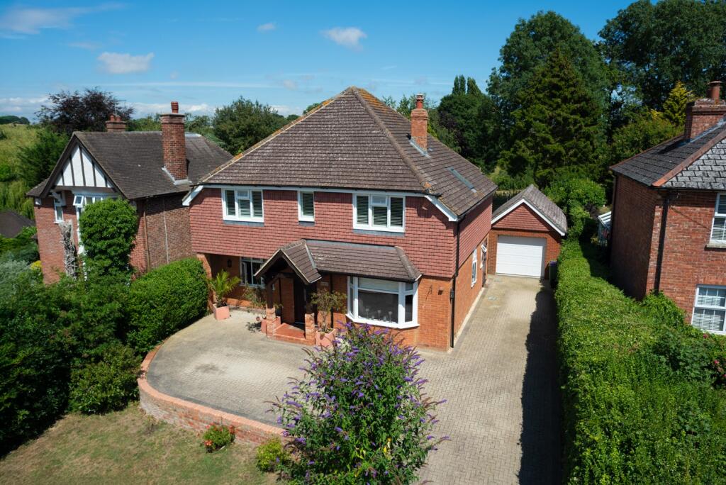 4-bed detached on Stonehill, Sellindge, £700,000