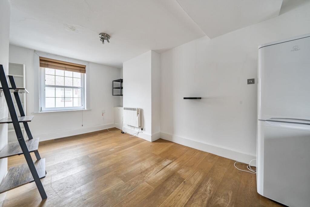 Apartment in Salisbury - View 4