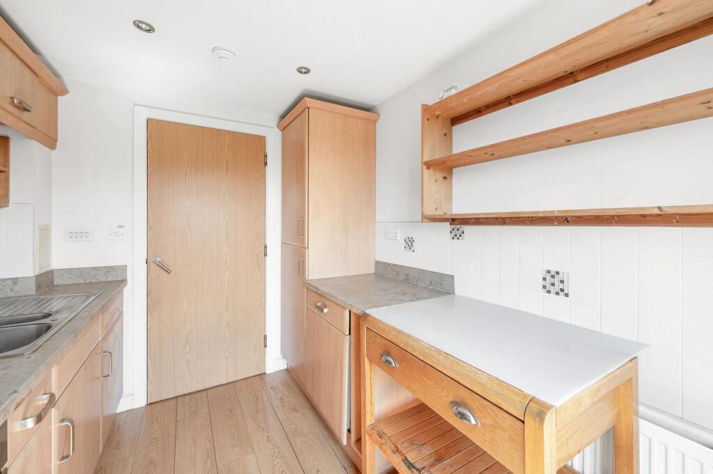 Apartment in Dunfermline, Fife - More