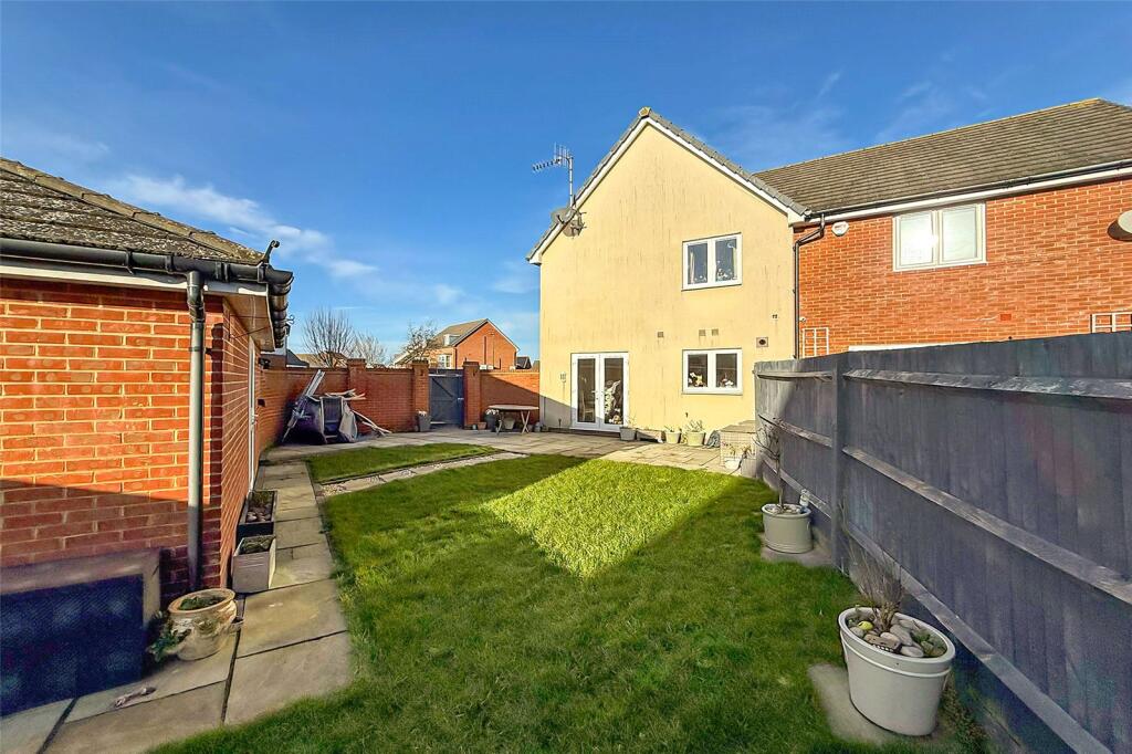 House in Littlehampton, Kingley Gate - More