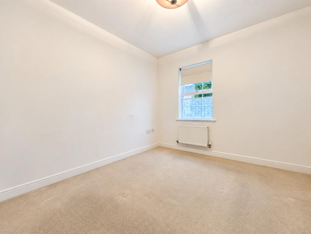 Apartment in Swindon - More