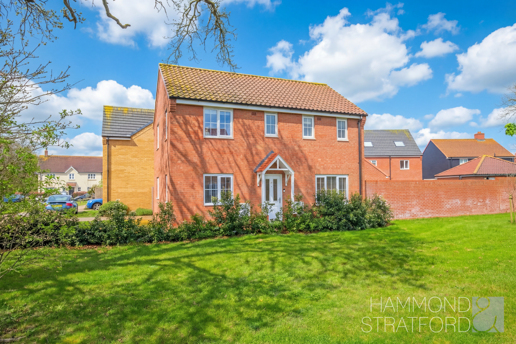 3-bed detached on Fox Close, Hethersett, £325,000