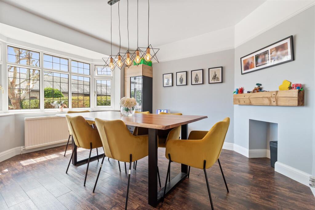 House in Worthing, West Sussex - View 2