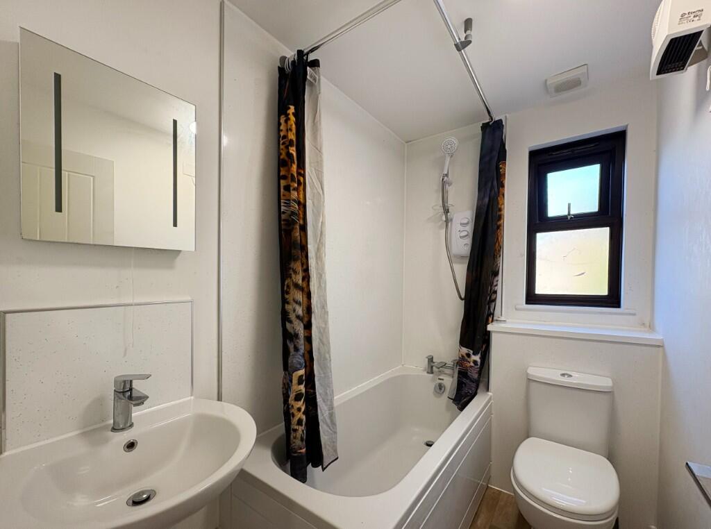 Apartment in Rochester - View 5