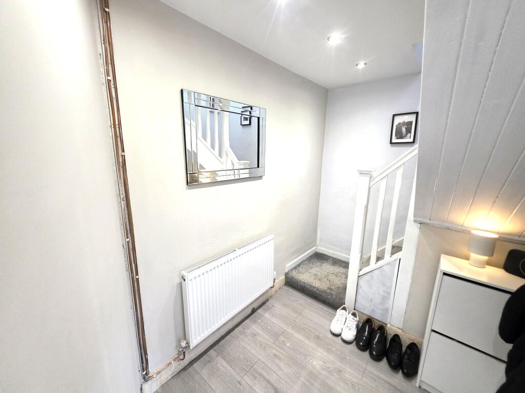 House in Newport - View 4