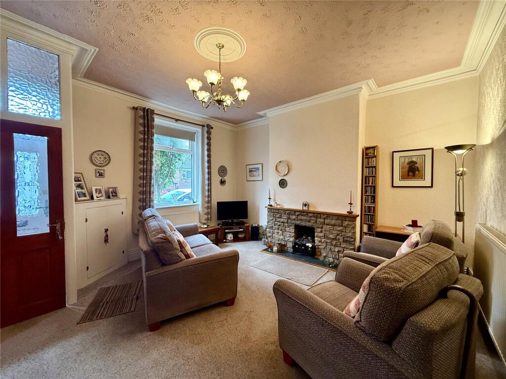 Buckstones Road, Shaw, Oldham, Greater Manchester, OL2 photo 4