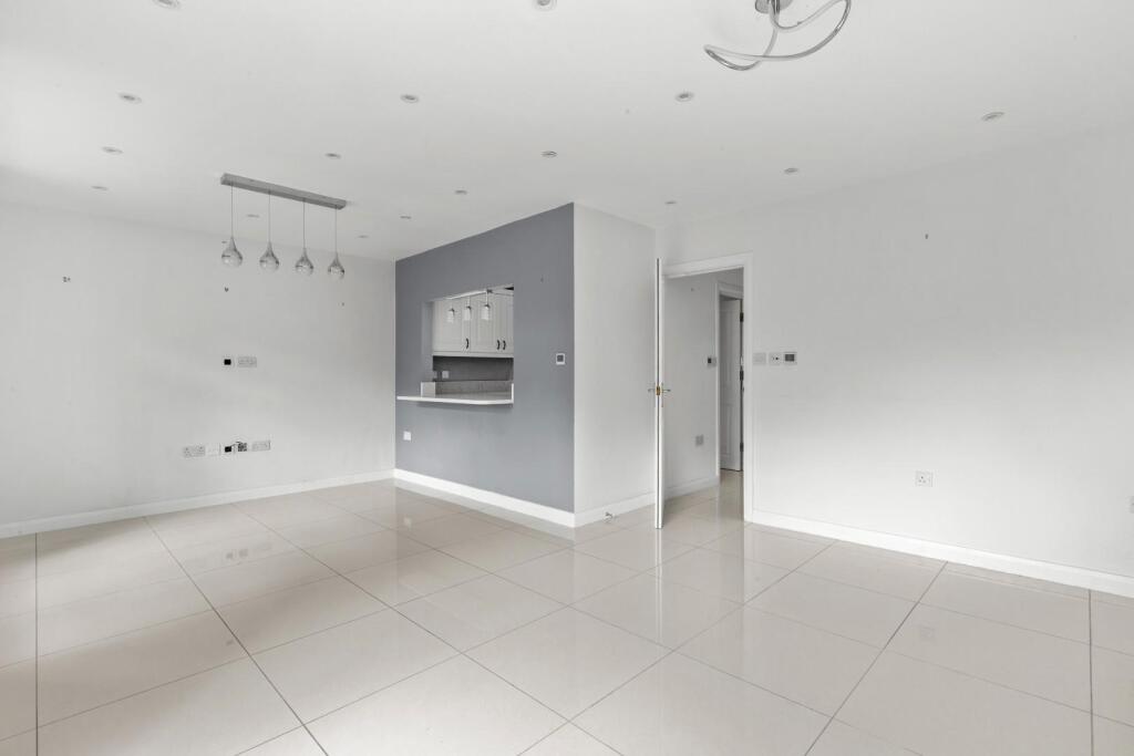 House in Hemel Hempstead, Amersham - View 3