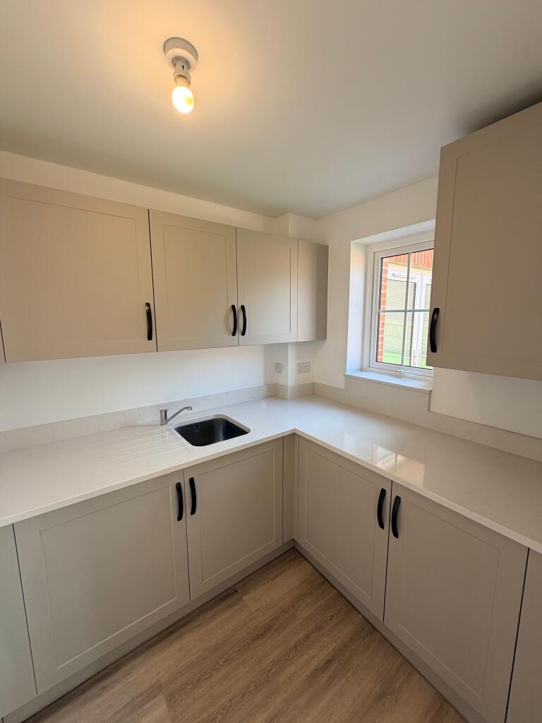 8, Fig Tree Lane, Walberton, BN18 photo 4