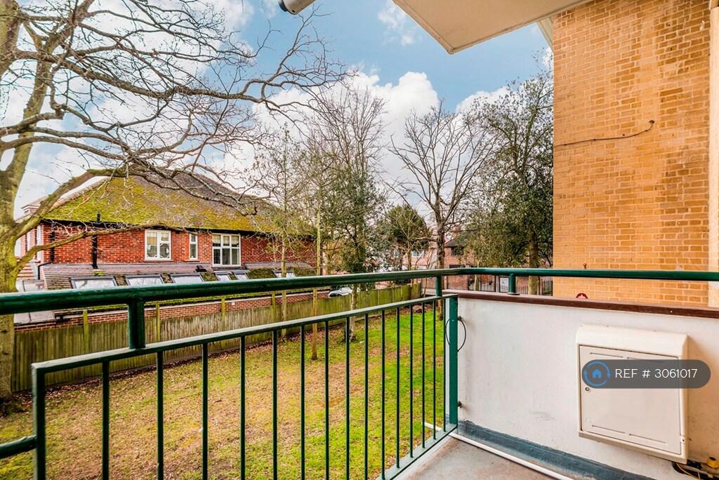 Apartment in London - View 5