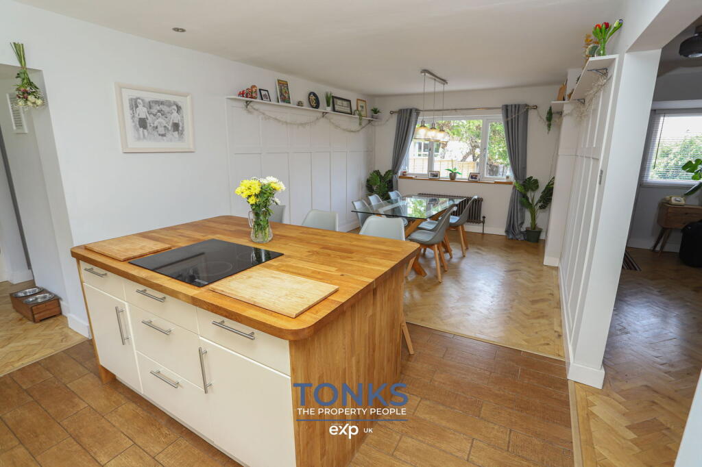 Additional image 5 of Unique one-of-a-kind home offering amazing space – Merton Close, Oldbury, B68 8NG