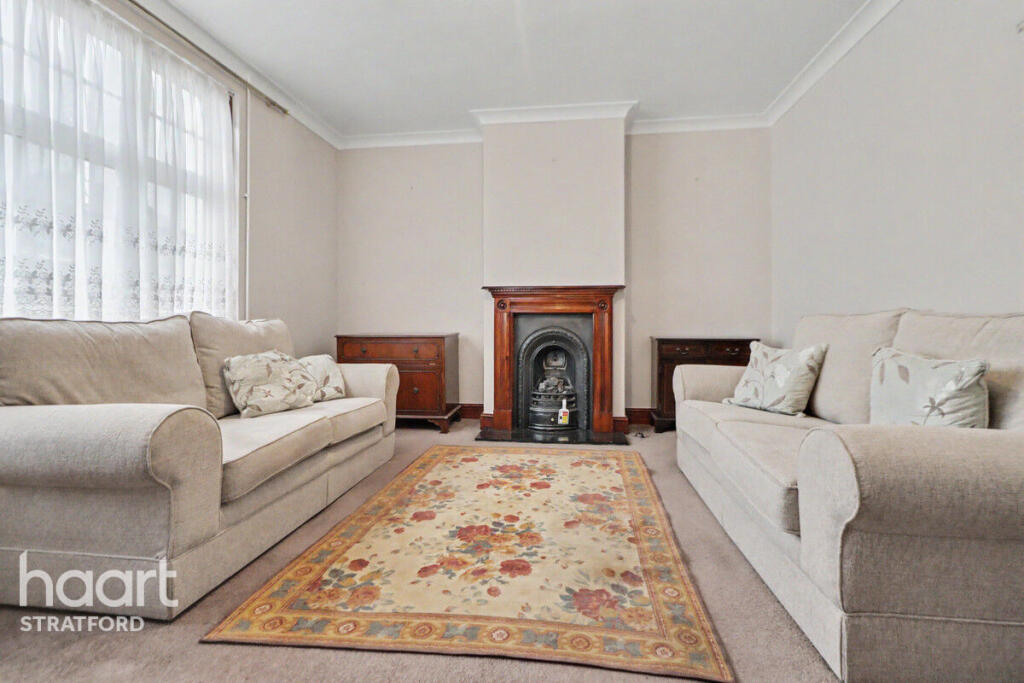 House in London - View 2