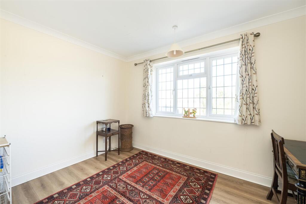 Additional image 11 of Moorland Road, Harpenden