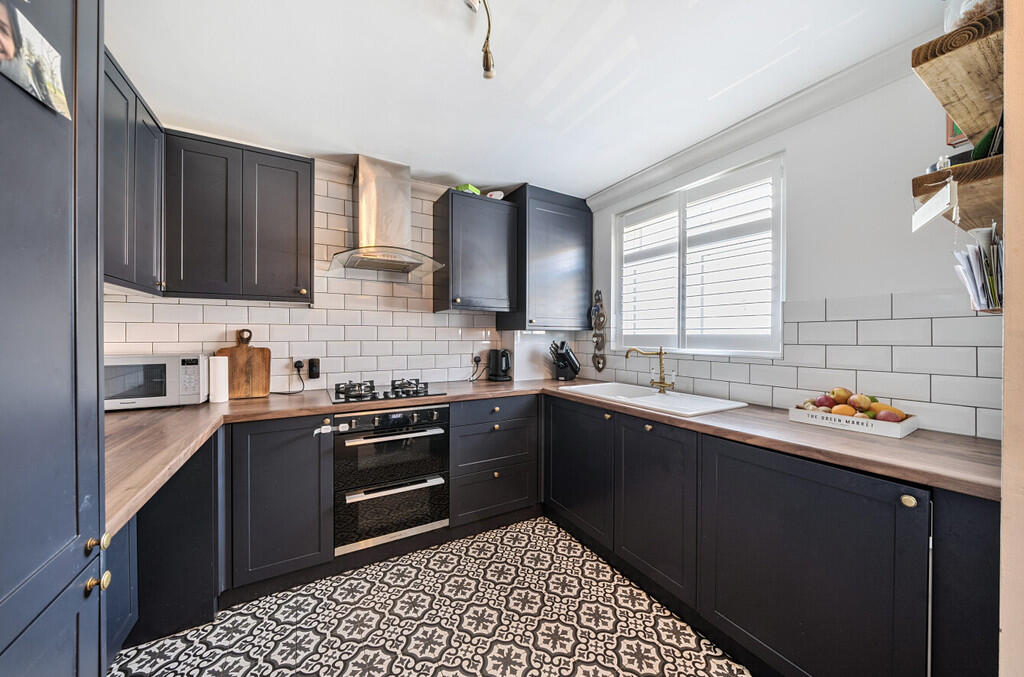 2-bed house on William Street, Carshalton, £400,000