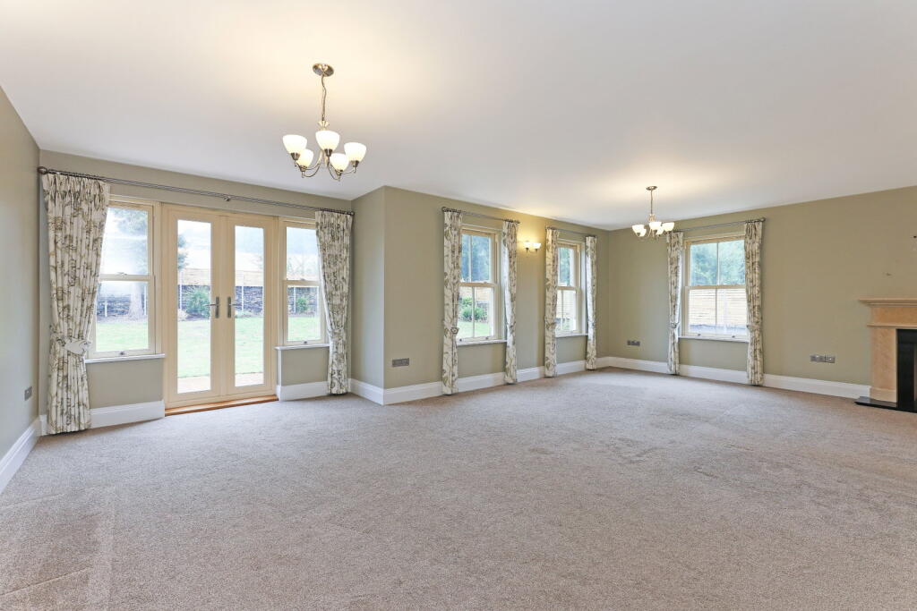 House in Huddersfield - View 5