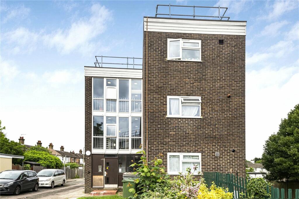 1-bed apartment on Brent Place, Barnet, Herts, EN5, £280,000