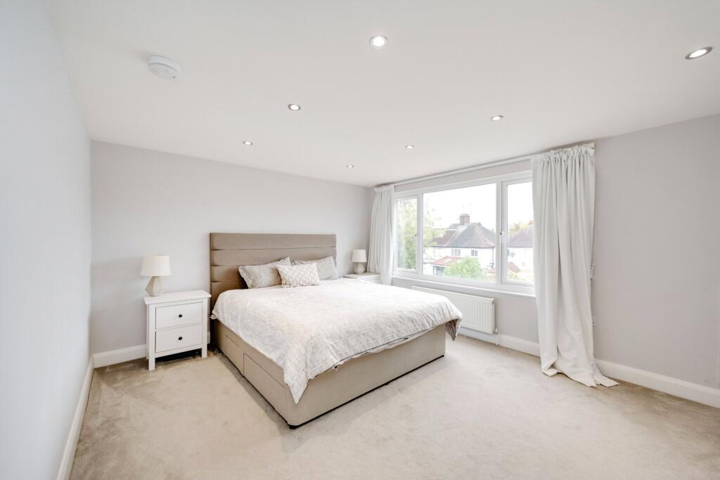 House in London - View 5