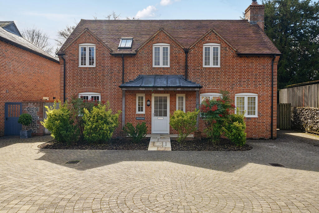 Main image of property: High Street, Petersfield, GU32