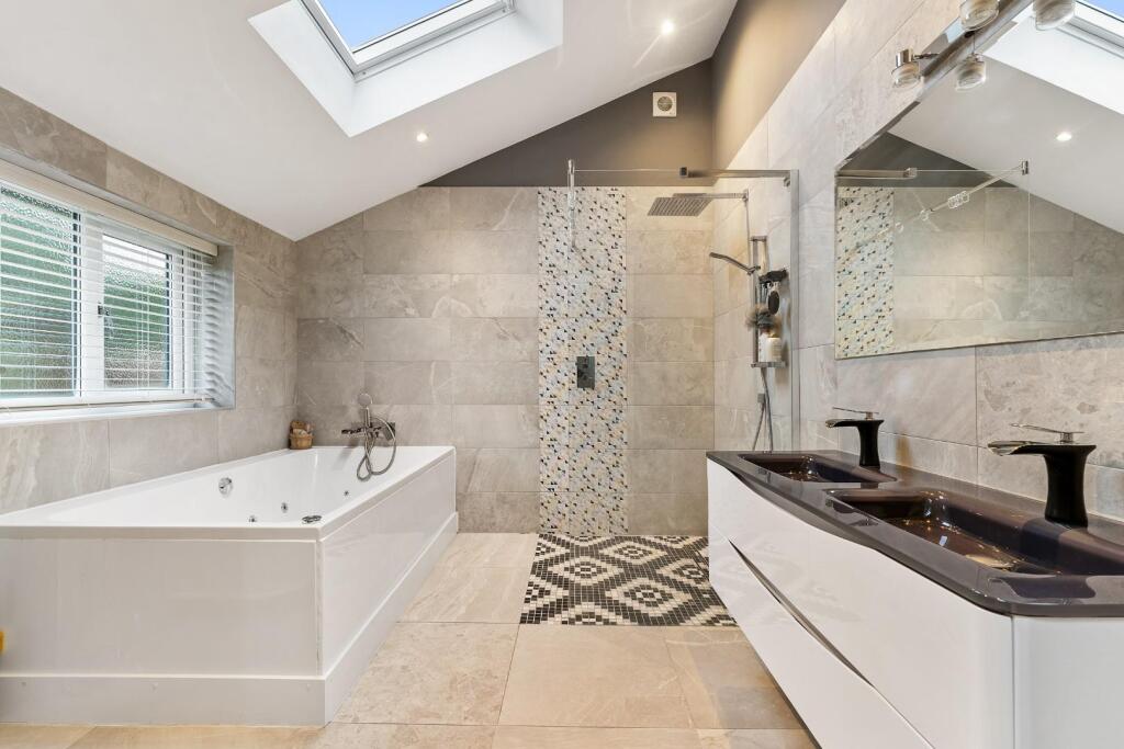 Overhill Drive, Wilmslow photo 4