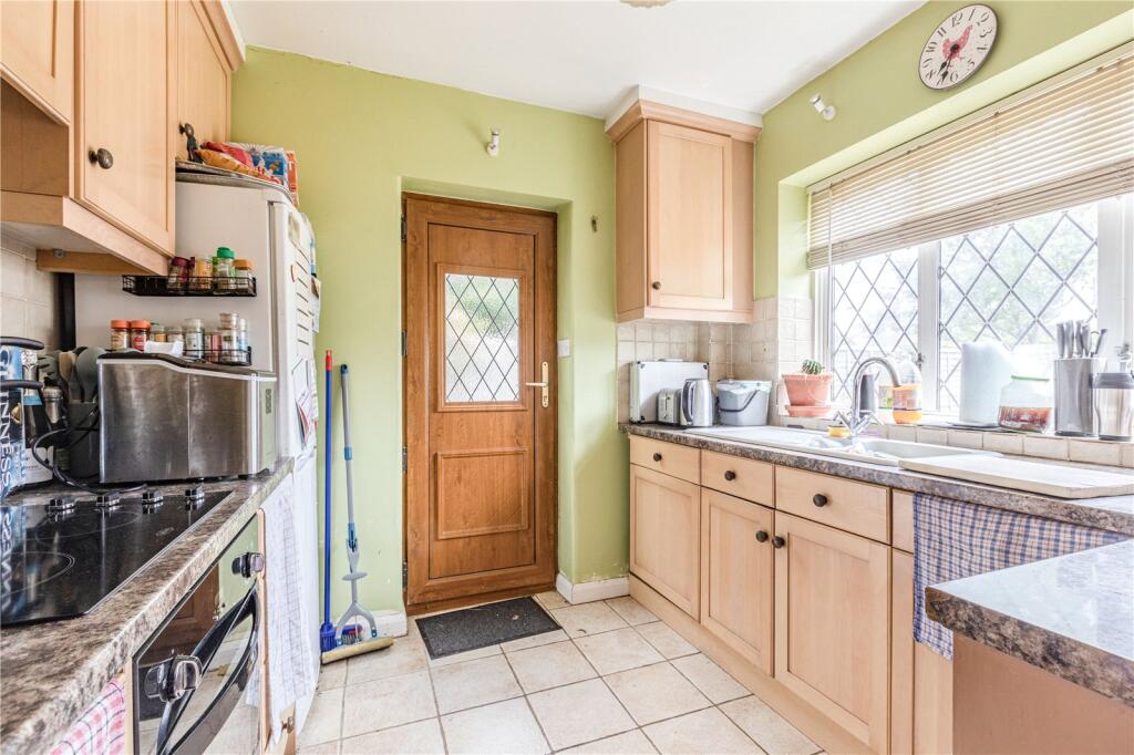 Sanway Road, Byfleet, West Byfleet, Surrey, KT14 photo 5