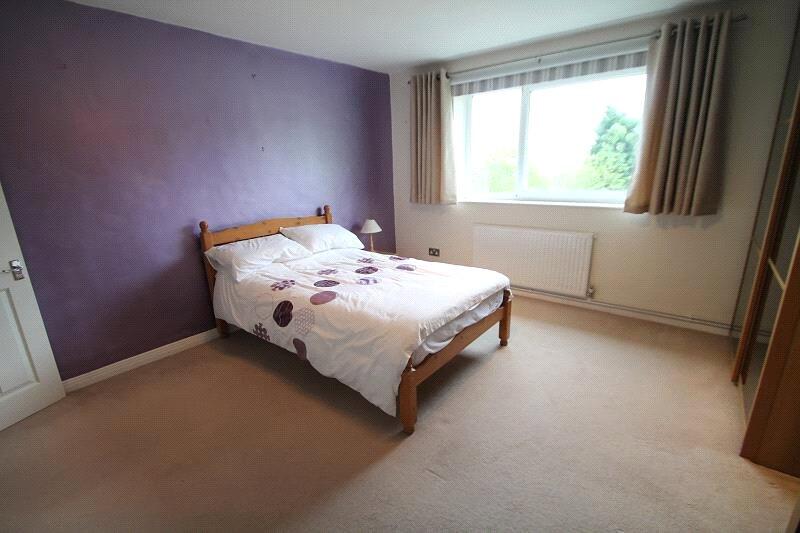 Apartment in Reigate and Banstead, Reffles Bridge, Earlswood - View 4