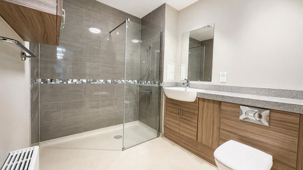 Apartment in Gloucester - View 4