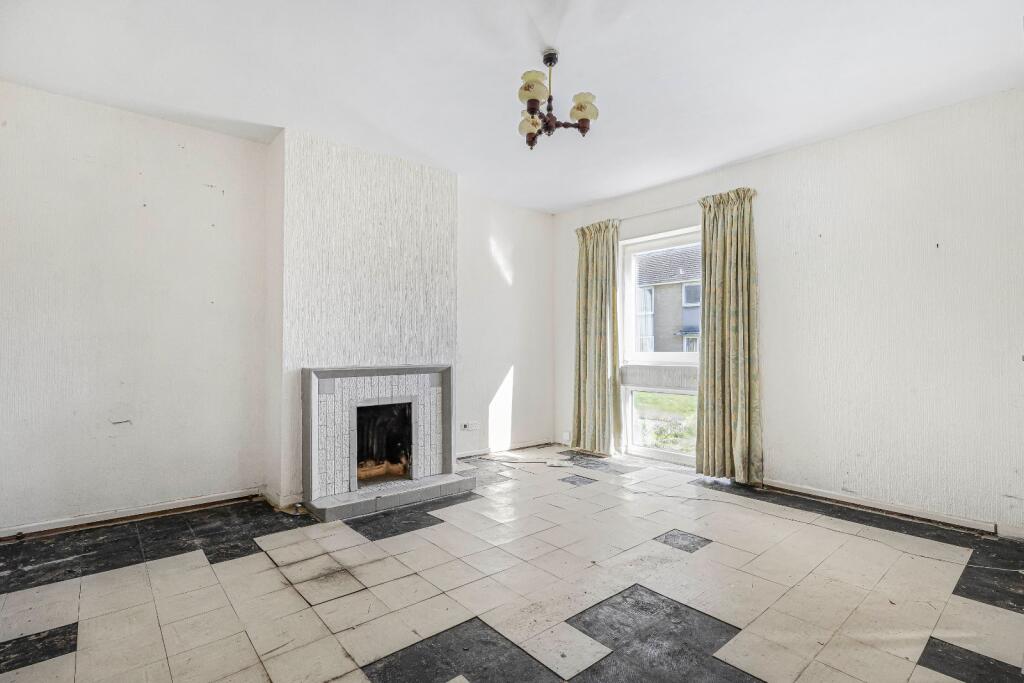 Hakeburn Road, Cirencester, Gloucestershire, GL7 photo 2