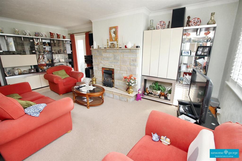 White Lodge Close, Tilehurst, Reading – pohled 4