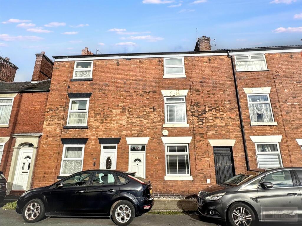 4-bed terraced on Wellington Street, Leek, £199,950